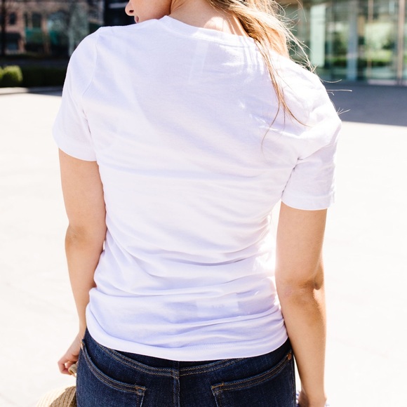 Peace in America Graphic Tee - Picture 5 of 7